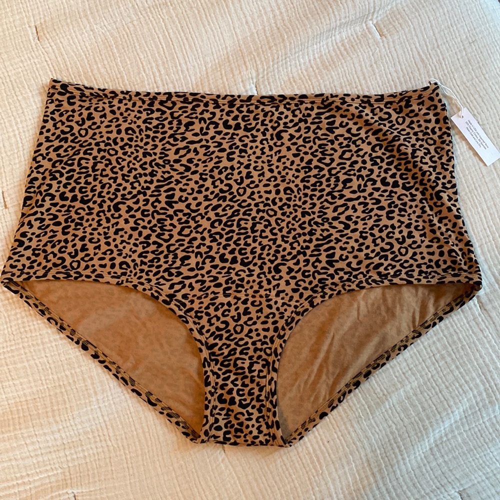 ARQ High Rise Brief, NWT